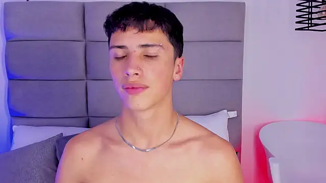 JoshClaarktt live cam on StripChat
