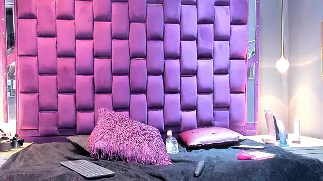 SiennaSuarez webcam