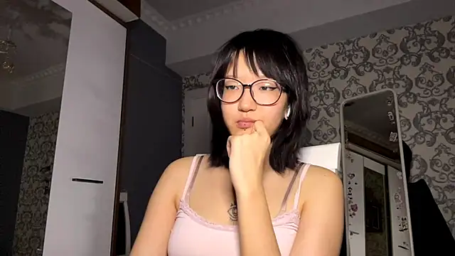 neonami webcam