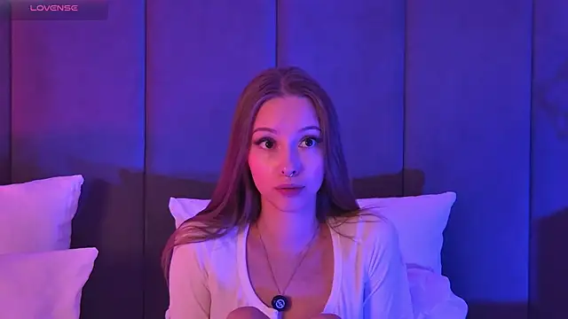 JulyOwens live cam on StripChat
