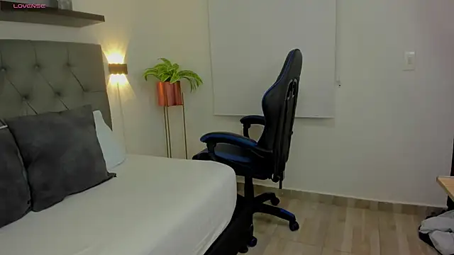 alondra_bernet webcam