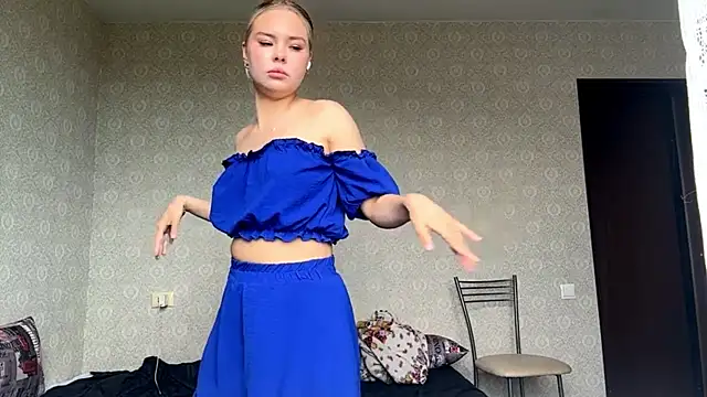 Cary_blonde webcam