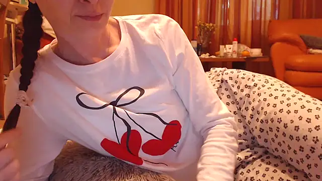 LovelyAndraGirl webcam