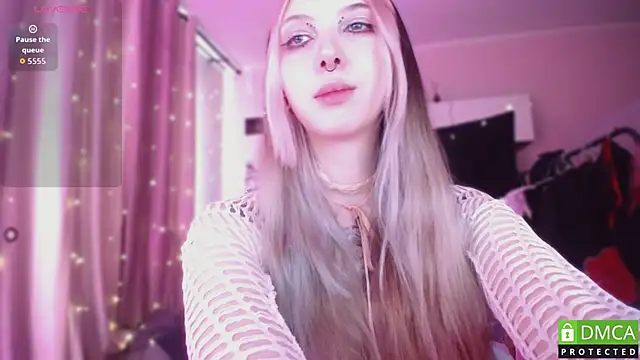 JustMeowGirl webcam