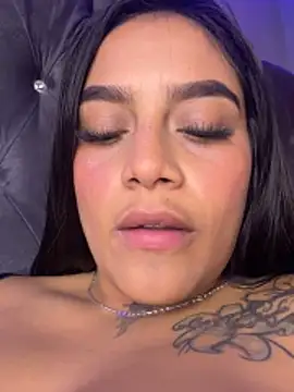 Watch Emily_sharlot live on EroticFlix - High definition streams