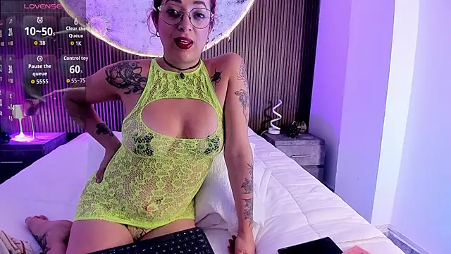 RoxanneStorm_ webcam