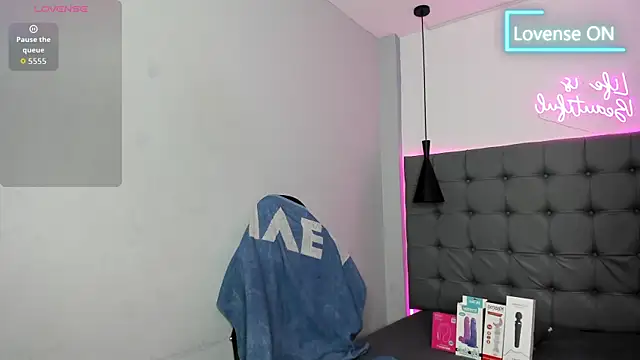 scarletcherry18 webcam