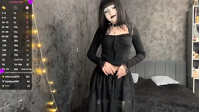 EmilyEmbears webcam