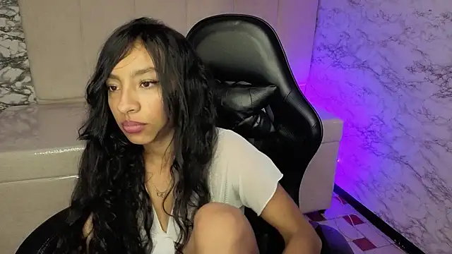 Adarasuri_v webcam