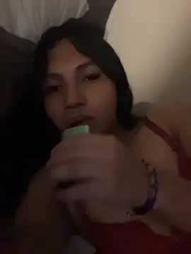 slutty_aki webcam