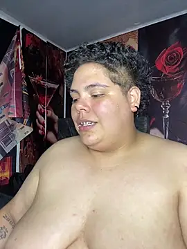Hailey_Curvy webcam