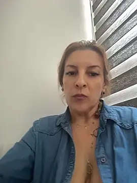 Hot-Milf4U webcam