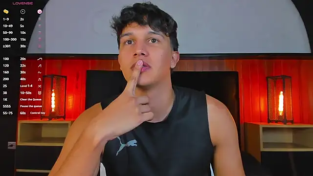 Leo_Savage_ webcam