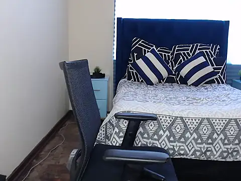 QUEENMANDYY webcam