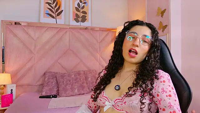 DemiJones_ live cam on StripChat