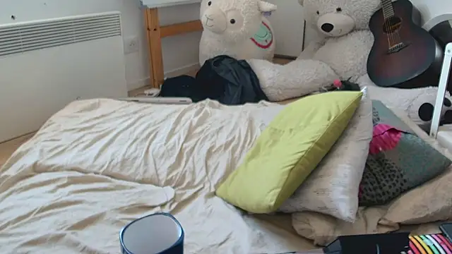 CeriseLapine webcam