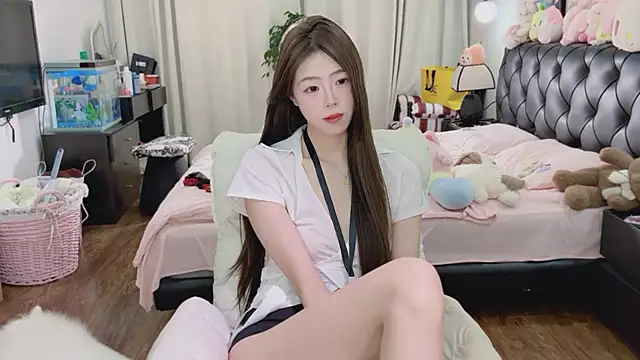 Watch Evacute-top live on EroticFlix - High definition streams