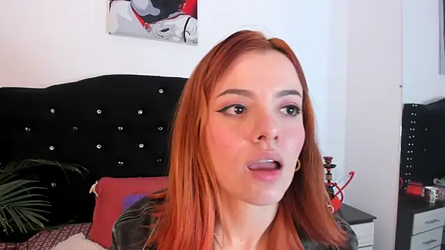 abby_jones2 (F young) - foodjob +close camera