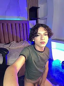 sthepanodimonaco (M twink) - TOUCH YOUR COCK INSIDE YOUR BOXERS