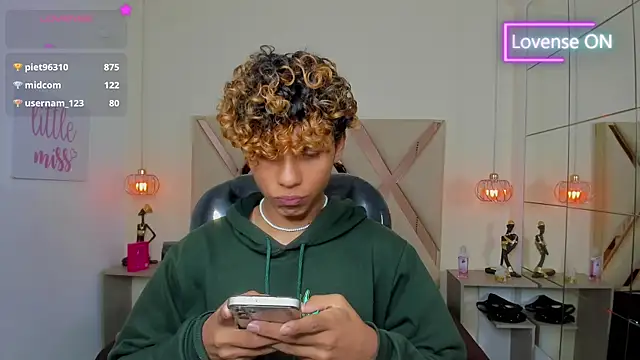anyelo_twink (M twink) - Hard Dick