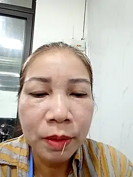lalisasexy (F milf) - squirt show