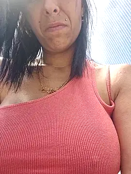 misscectito13 (F milf) - Gros seins sorti 5mi