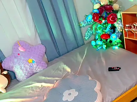 baby_kiraxx webcam