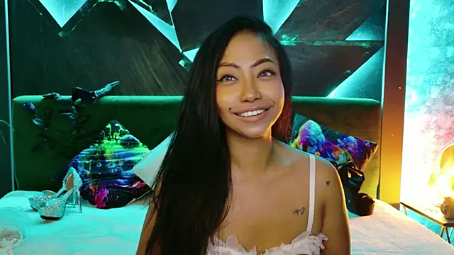ElyaQuinn webcam