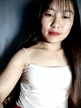Cherry-squirtt live cam on StripChat