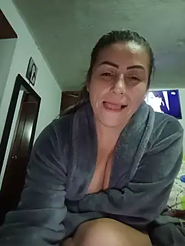 Watch maynor_1998 live on EroticFlix - High definition streams