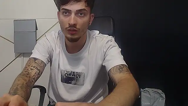 BrandonTate webcam