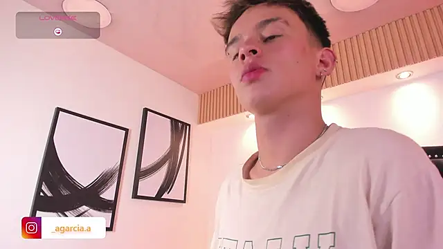 liamwildx20 - LiamWildx20's free webcam - UK Sex Cams