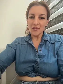 Hot-Milf4U webcam