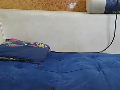 Cute-manviii webcam