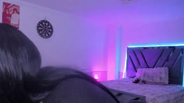 Mia_Gates webcam