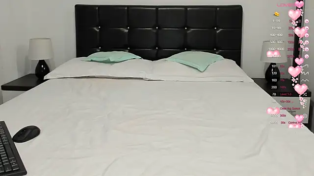 karinamadnessdesiree webcam
