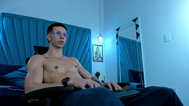 oliverthompsonjs - OliverThompsonJS's free webcam - UK Sex Cams
