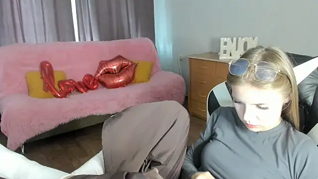 HitGyrl webcam