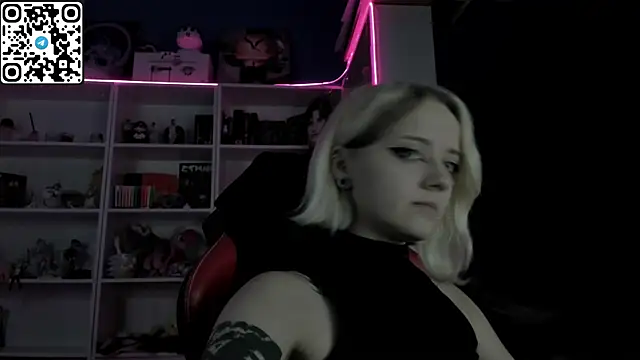 Holy_Mistress_S webcam