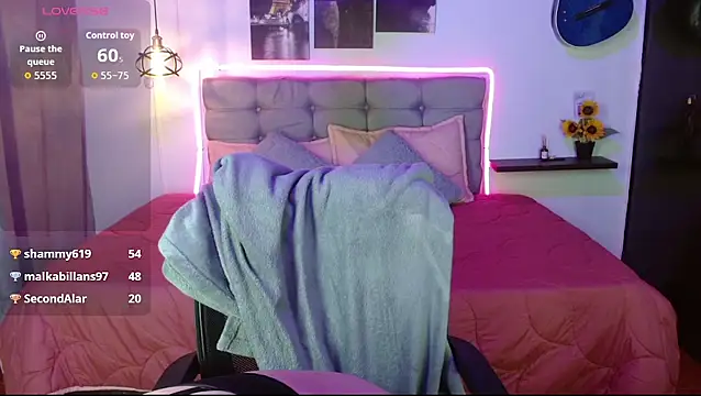 Srta_saraa webcam