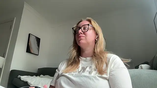 arielsweetieee webcam