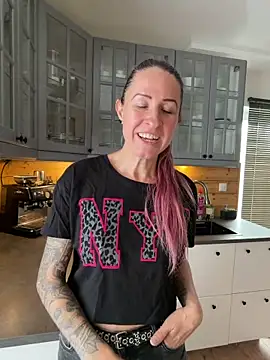 GermanMilfJasmin webcam