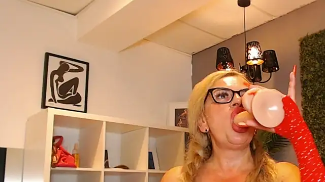 ElviraZoi webcam