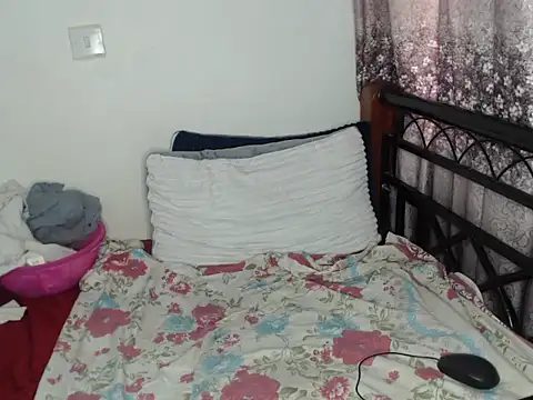 PeachAndSpeech webcam