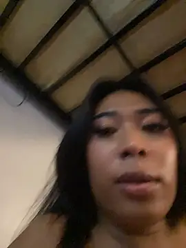 hugecock_tamira webcam