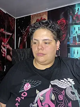 Hailey_Curvy webcam