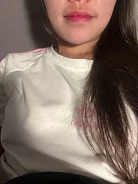 Bella_7777 webcam