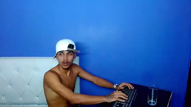 Angel_foxc13 webcam