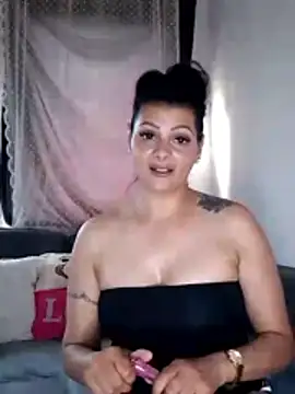 Pillango1212 webcam