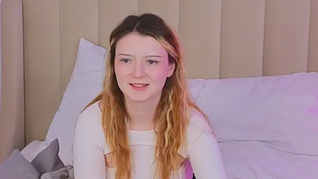 AlyssFrost webcam